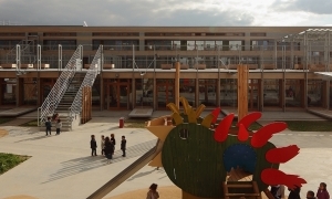Une école en paille